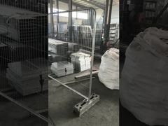 Przedstawiamy dla Ciebie spawaną ramę ze stali ocynkowanej o grubości 32 mm, ruchome, tymczasowe ogrodzenie stalowe