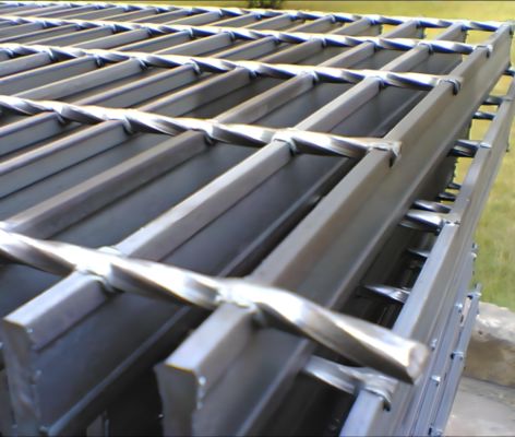 Industry Hot Dipped Galvanized Welded Metal Stair Steps Steel Grating