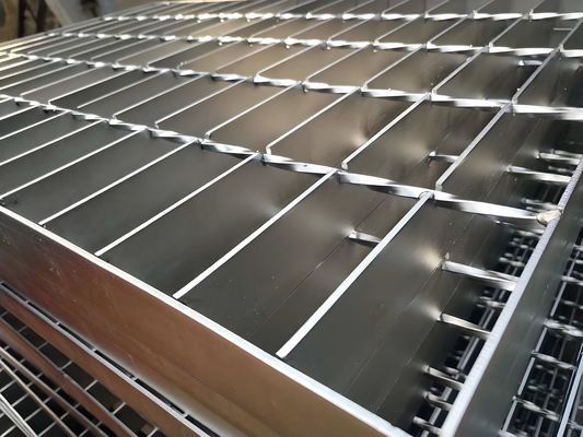 Galvanized Steel Grating 30x100mm Mesh 3mm Thickness Welded