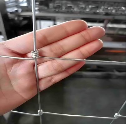 Wytrzymała siatka ogrodzeniowa dla zwierząt 1,5M*100M z ocynkowanego metalu, z węzłami stałymi, do kontroli zwierząt