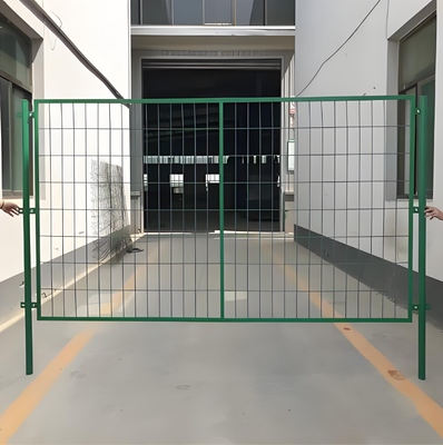 2.0m Wysoki PVC powlekany spawany panel ogrodzenia sieciowego z konstrukcją odporną na kulki dla ogrodzenia granicznego pola sportowego