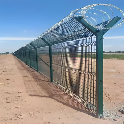 Panel z spawanej siatki drucianej ocynkowanej powlekanej PVC o wysokości 2,0 m, zapobiegający wspinaniu się, do ogrodzeń o wysokim poziomie bezpieczeństwa